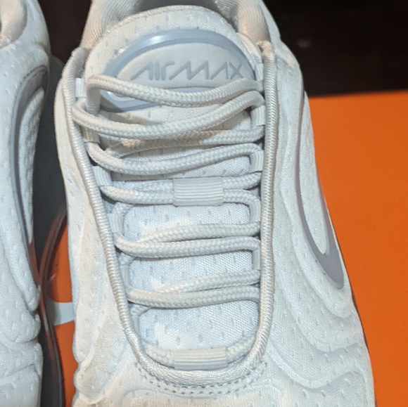 Nike Air Max 720 - Vast Wolf Grey (6.5 men; 8 women) - Picture 4 of 5